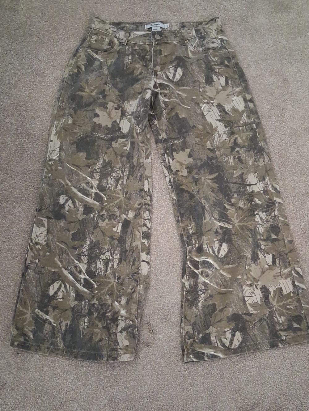 Women's Misses Refrain Wide Leg Camo Cargo Pants - Olive Green. Size  5/27